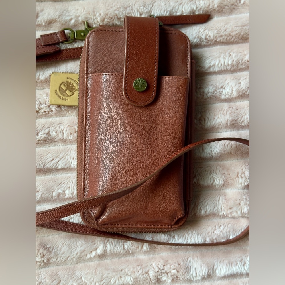 NWOT Timberland Crossbody RFID Leather Phone & Wallet Purse Bag